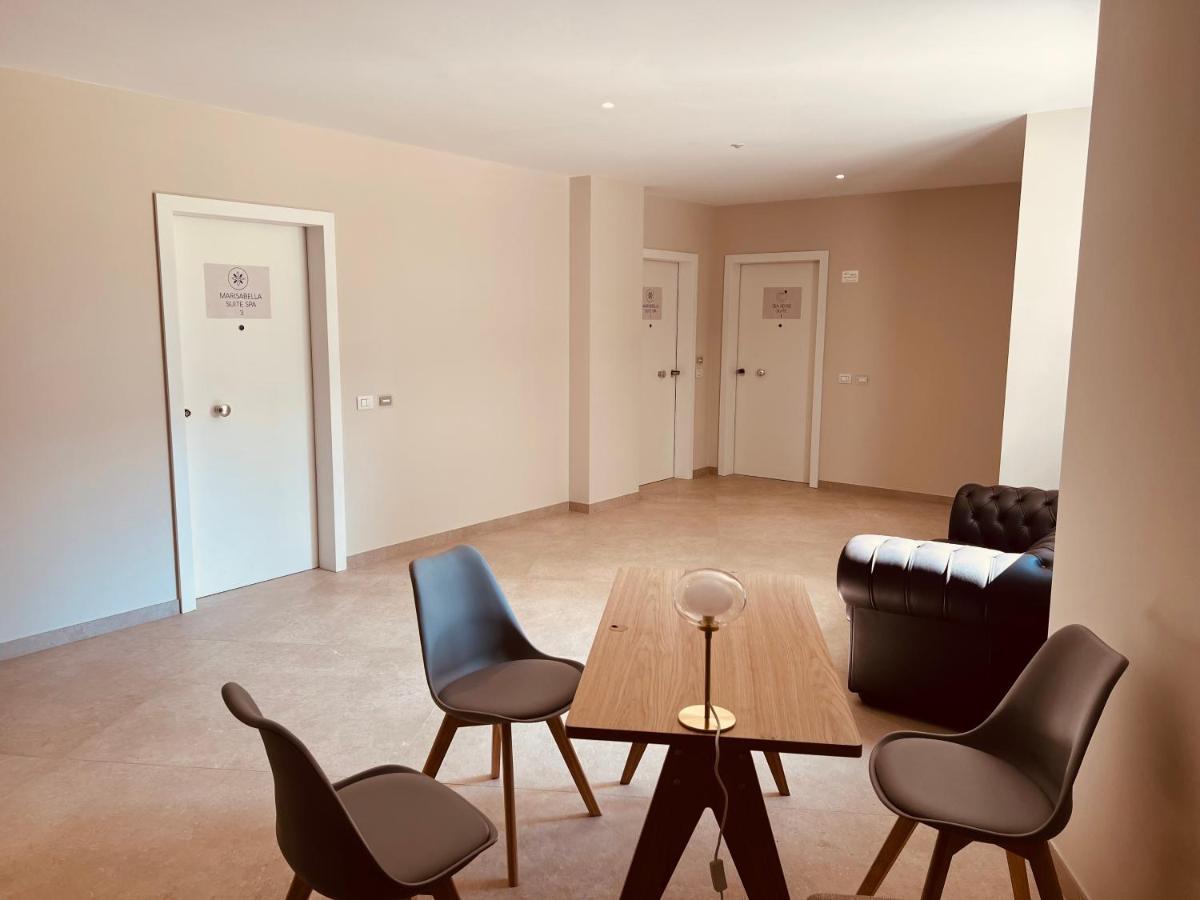 Sea Sense Suite 1 Bari Bagian luar foto